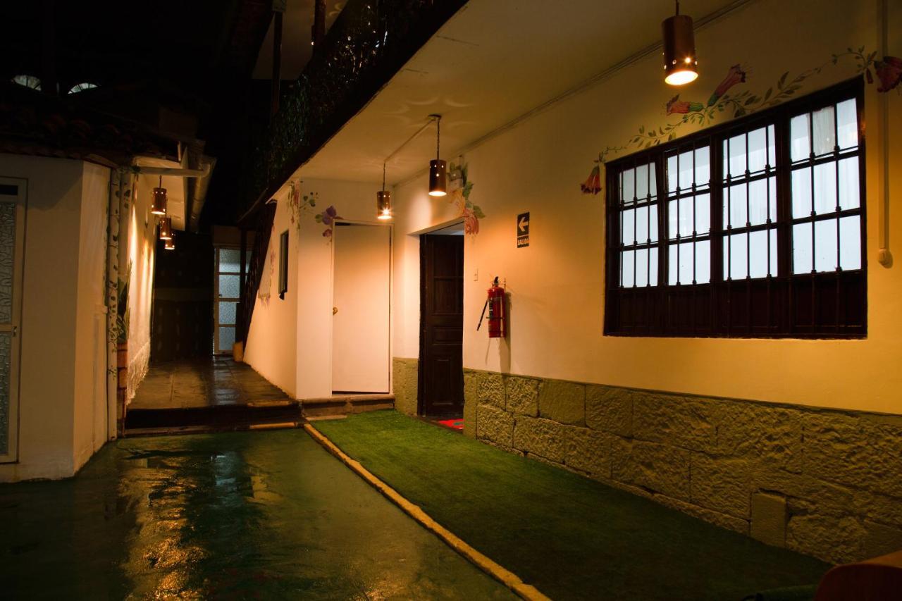 Bed & Breakfast Tiyana House *